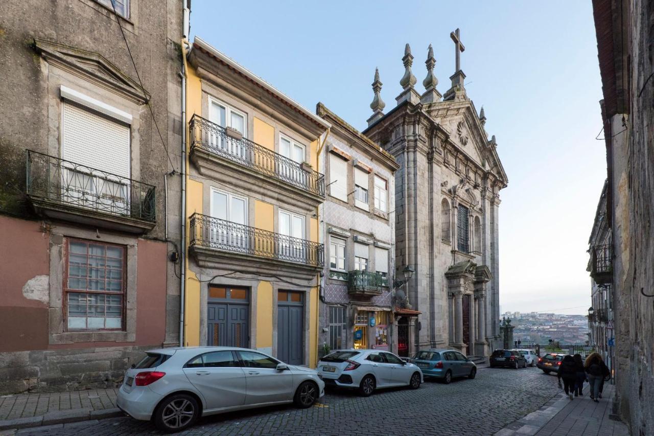 Lovelystay - Porto Peaceful Living W/ Backyard Exterior foto