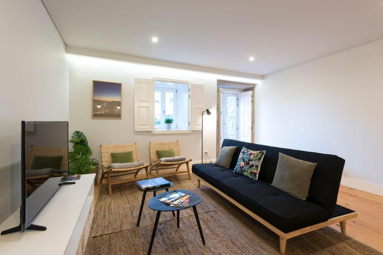 Lovelystay - Porto Peaceful Living W/ Backyard Exterior foto