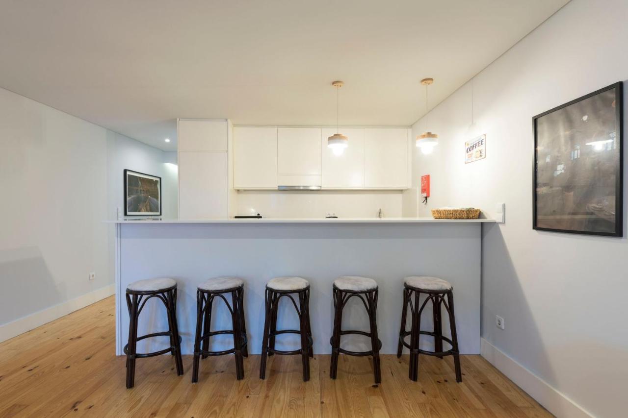 Lovelystay - Porto Peaceful Living W/ Backyard Exterior foto